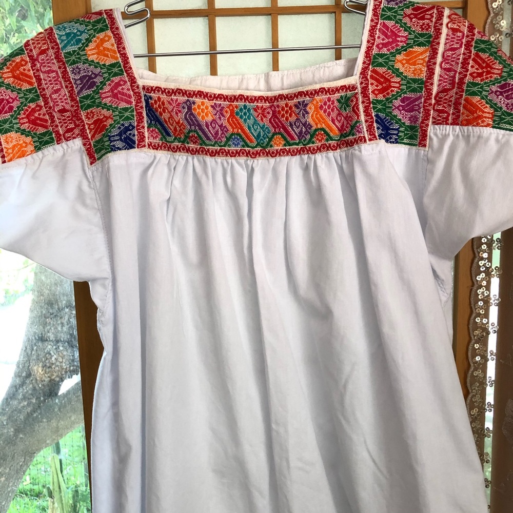 🌈 VINTAGE HAND EMBROIDERED COTTON BLOUSE